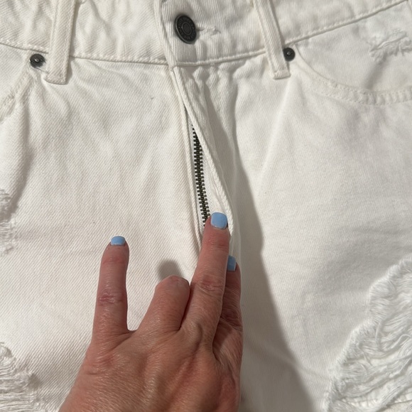 White KanCan Distressed Shorts - Medium - Picture 3 of 10